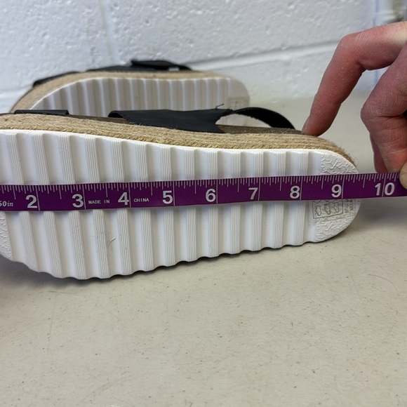 NWT Dirty Laundry Black Platform Sandals with Textured Straps - Picture 10 of 10